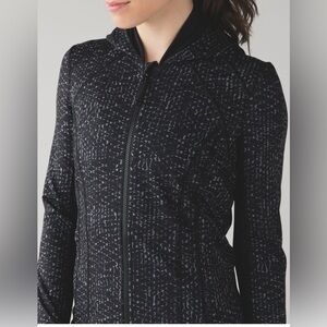 LULULEMON Daily Practice Hoodie Jacket Samba Snake Battleship Womens Sz 6 Black